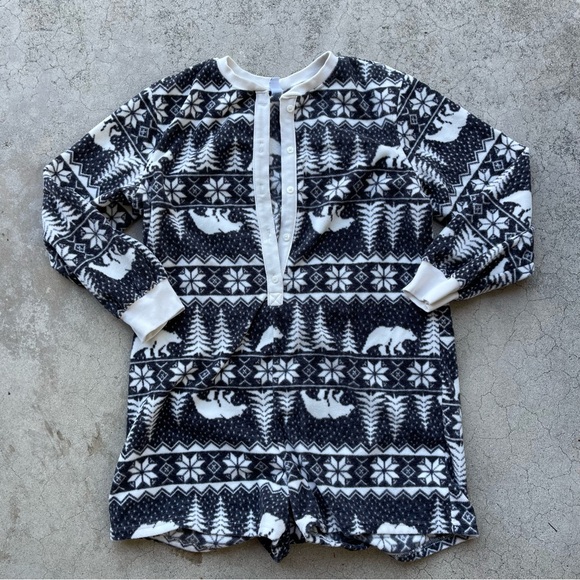 old navy pajama romper size medium polar bear Christmas match the fam fleece - Picture 4 of 4